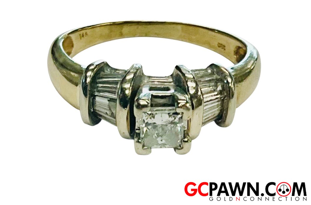 View product details for Women's Cluster ring 14kt Yellow Gold 