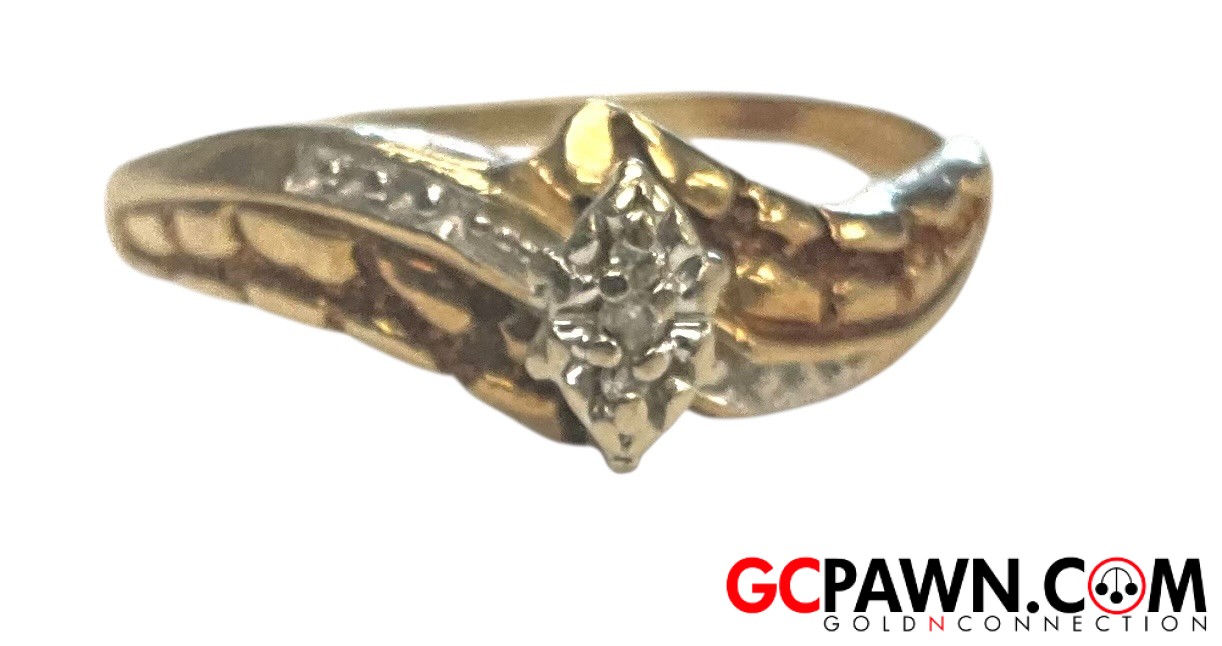 View product details for Women's Cluster ring 10kt Yellow Gold 