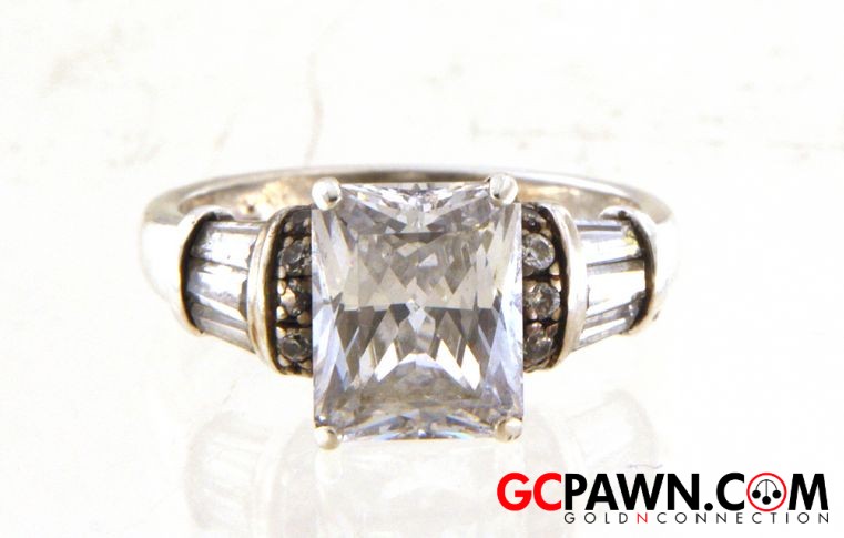 View product details for Women's Solitaire ring .925 Silver 