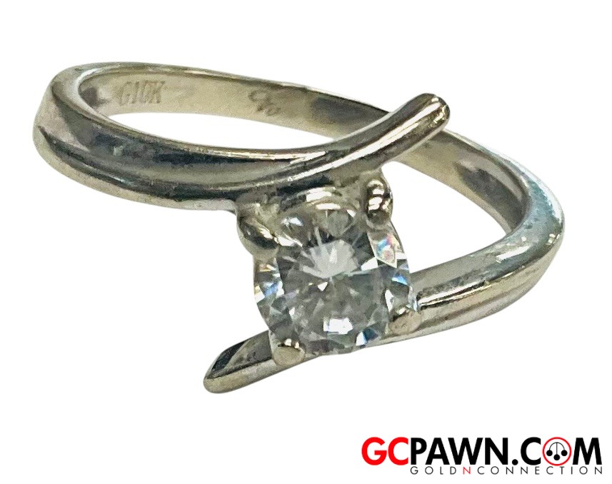 View product details for Women's Solitaire ring 10kt White Gold 